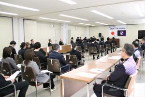 激励会会場