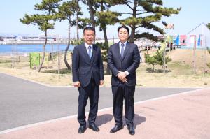 山田市長と橋本町長（サイクルスポーツセンターにて）