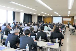 市役所6階会場