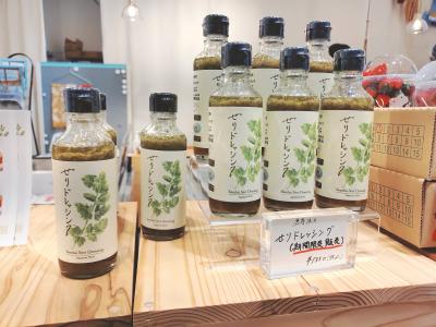 セリドレッシング販売の様子