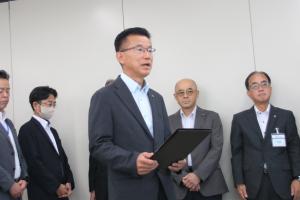 山田市長、派遣職員に対し激励の言葉を贈る1