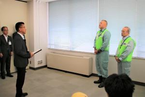 山田市長、派遣職員に対し激励の言葉を贈る2